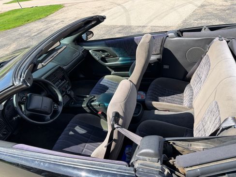 Used 2000 Chevrolet Camaro Z28 RWD image 9