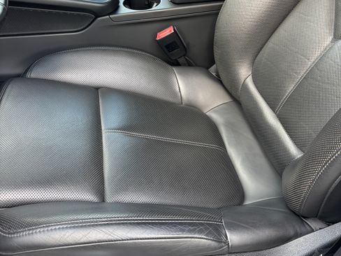 Used 2020 Porsche Macan Turbo image 17