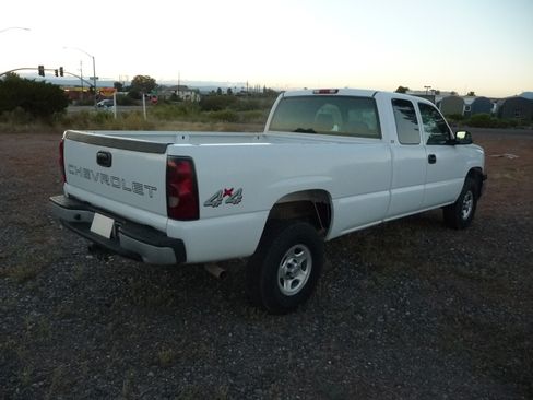 Used 2004 Chevrolet Silverado 1500 W/T w/ Light Duty Power Package AWD/4WD image 8