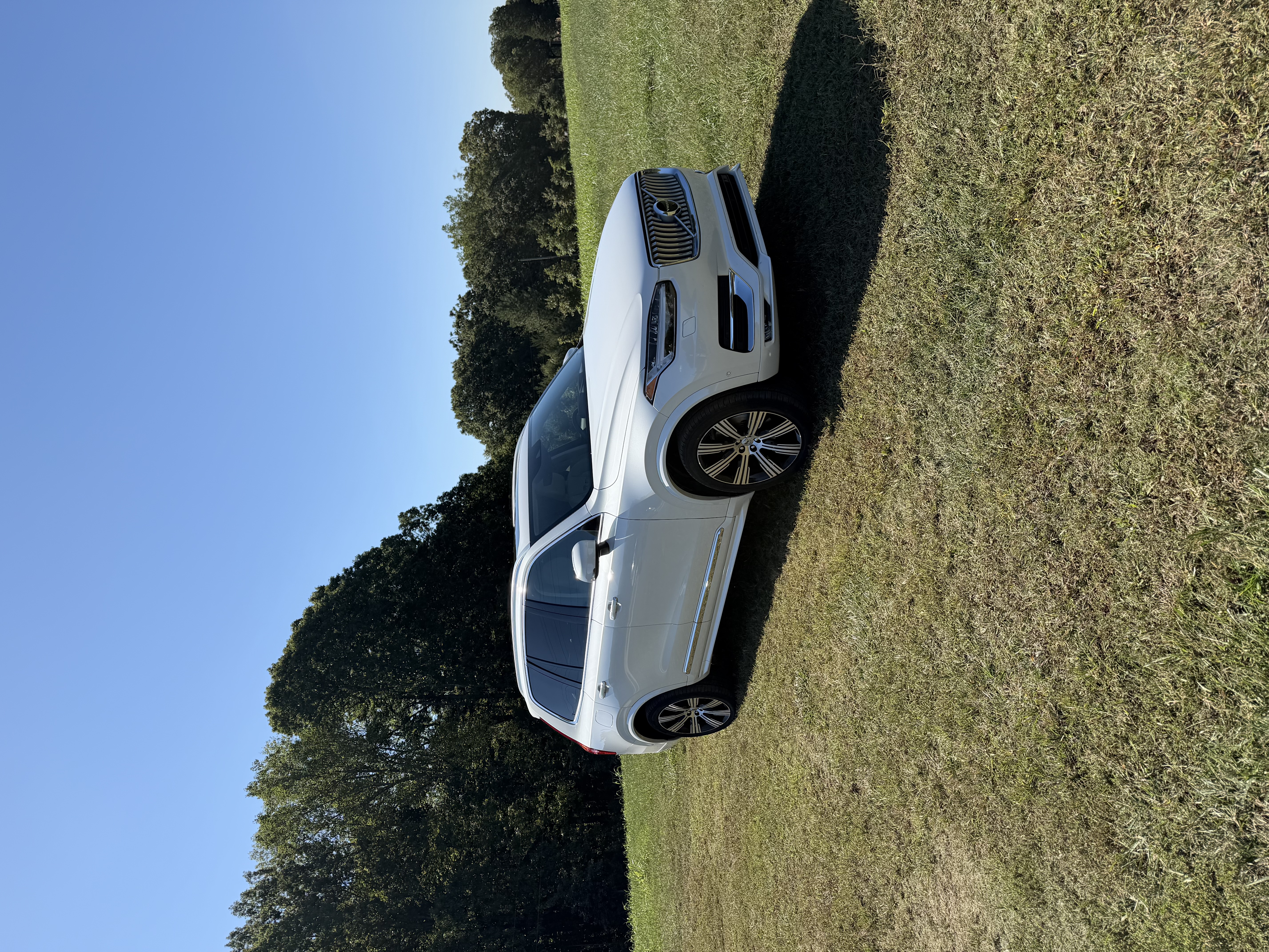 Used 2022 Volvo XC90 T6 Inscription w/ Advanced Package AWD/4WD image 1
