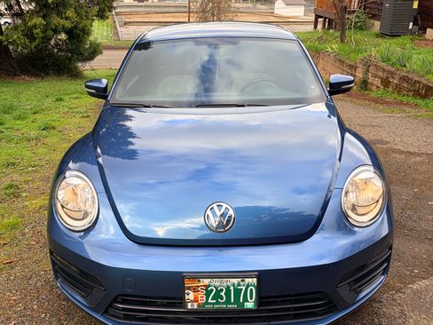 Used 2017 Volkswagen Beetle 1.8T Classic image 4