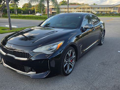 Used 2018 Kia Stinger GT2 image 1