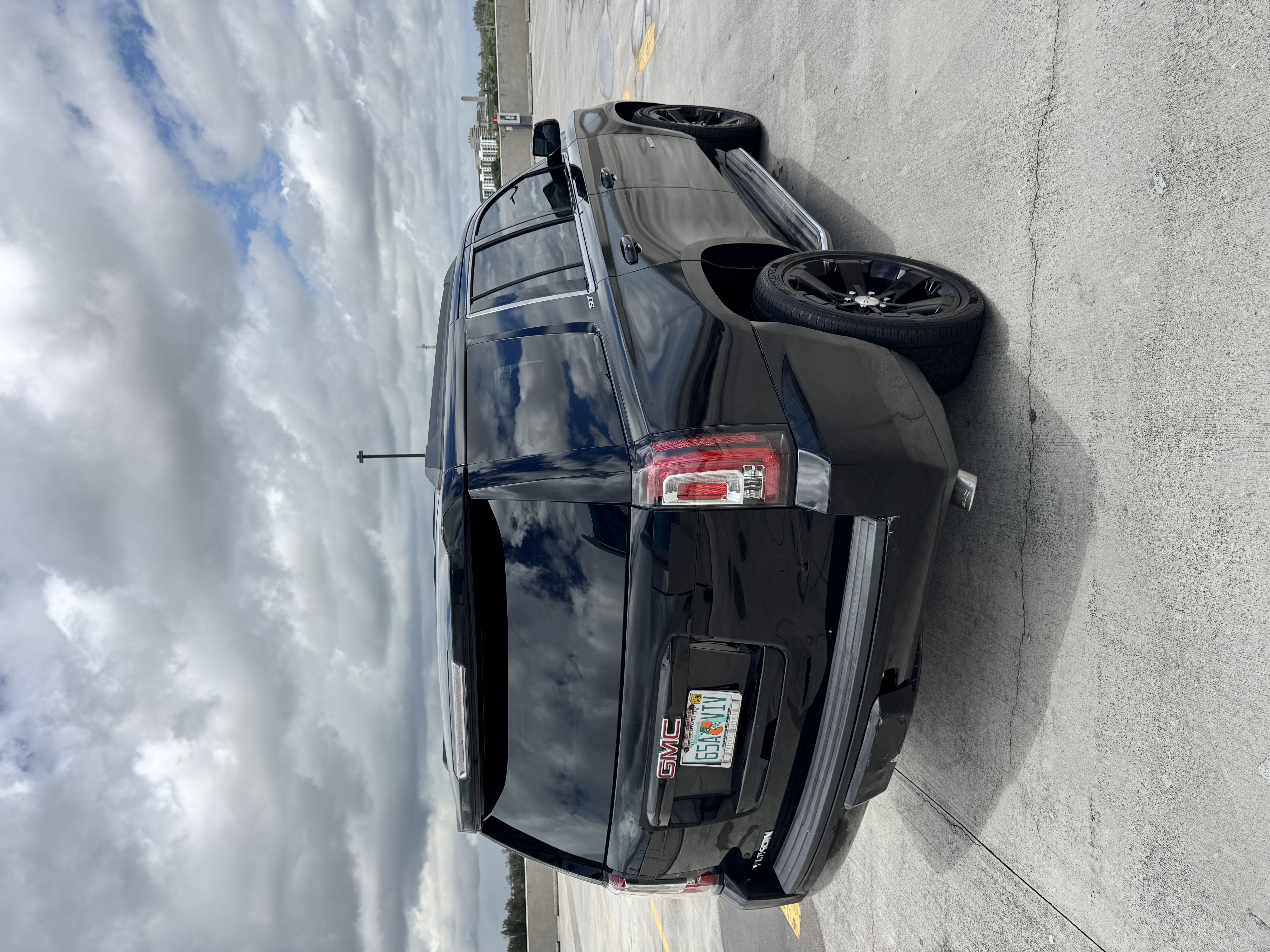 Used 2015 GMC Yukon SLT RWD image 8