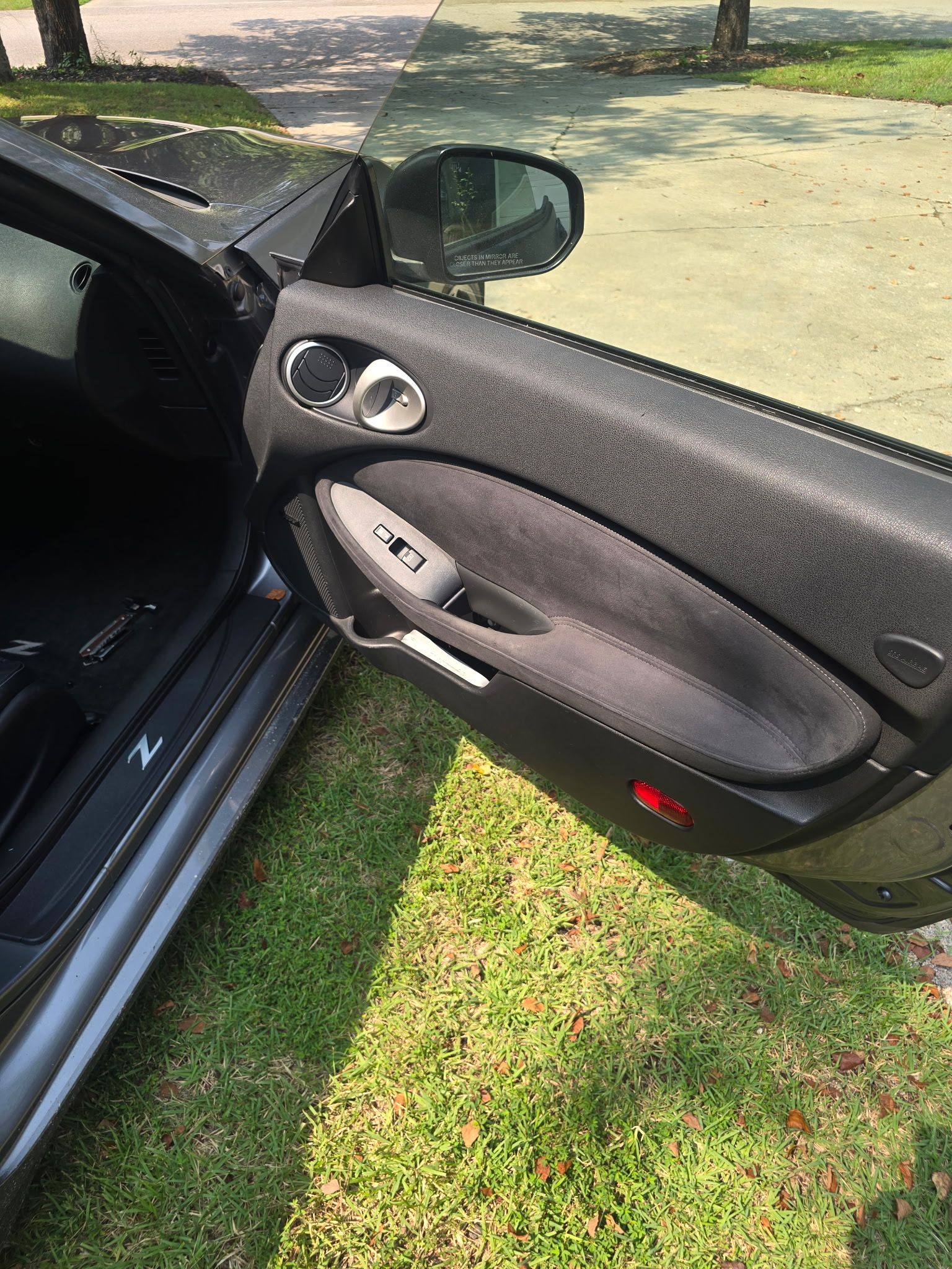 Used 2012 Nissan 370Z Touring w/ Sport Pkg RWD image 8