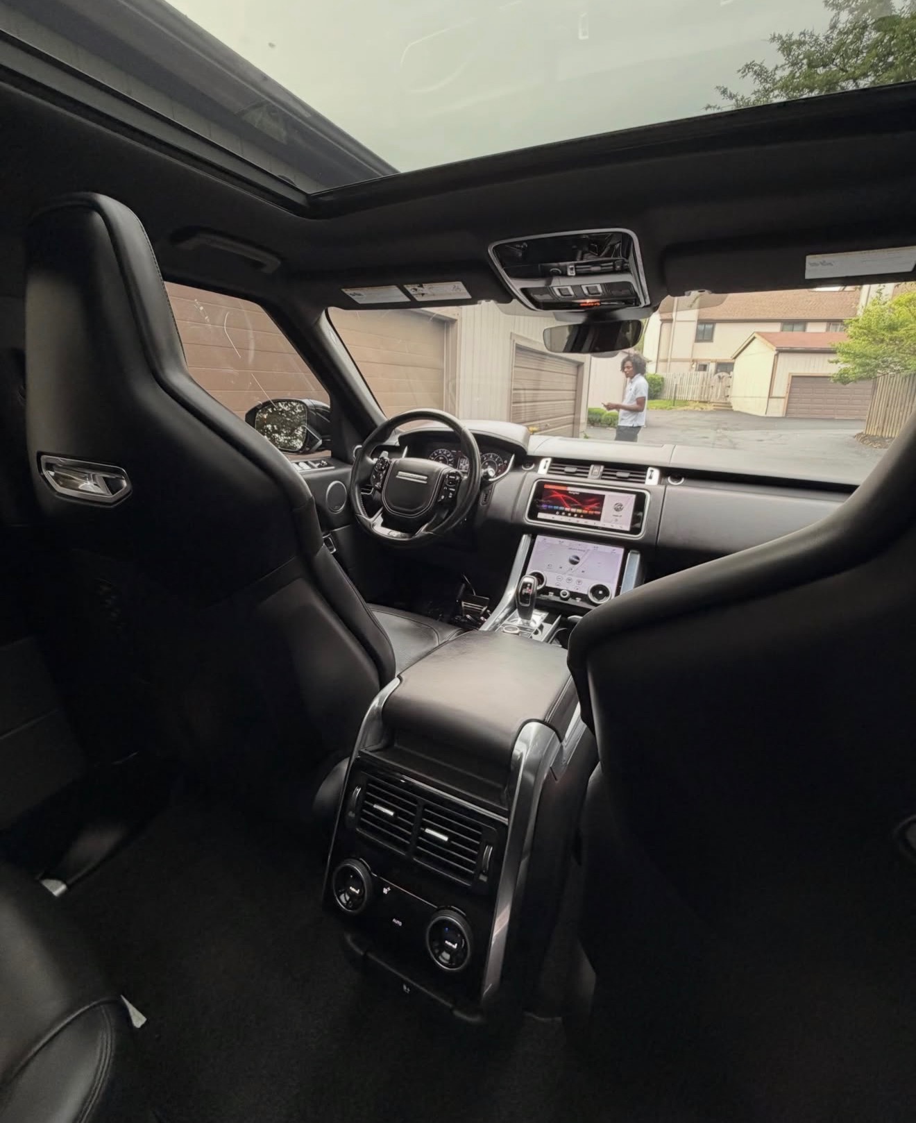 Used 2018 Land Rover Range Rover Sport SVR AWD/4WD image 11