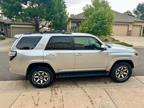 Used 2022 Toyota 4Runner TRD Off-Road AWD/4WD image 4