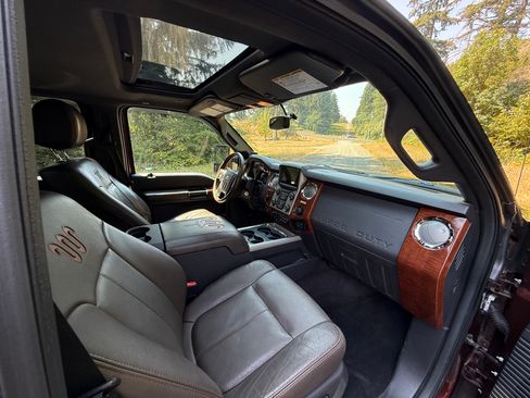 Used 2015 Ford F350 King Ranch w/ FX4 Off-Road Package AWD/4WD image 11