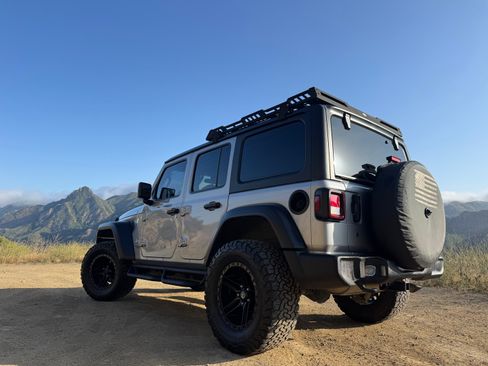 Used 2018 Jeep Wrangler Unlimited Sport S AWD/4WD image 2