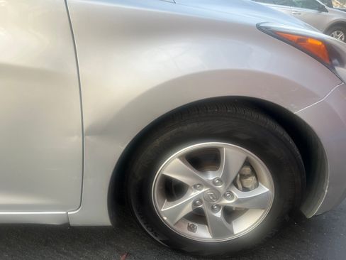 Used 2015 Hyundai Elantra SE FWD image 15
