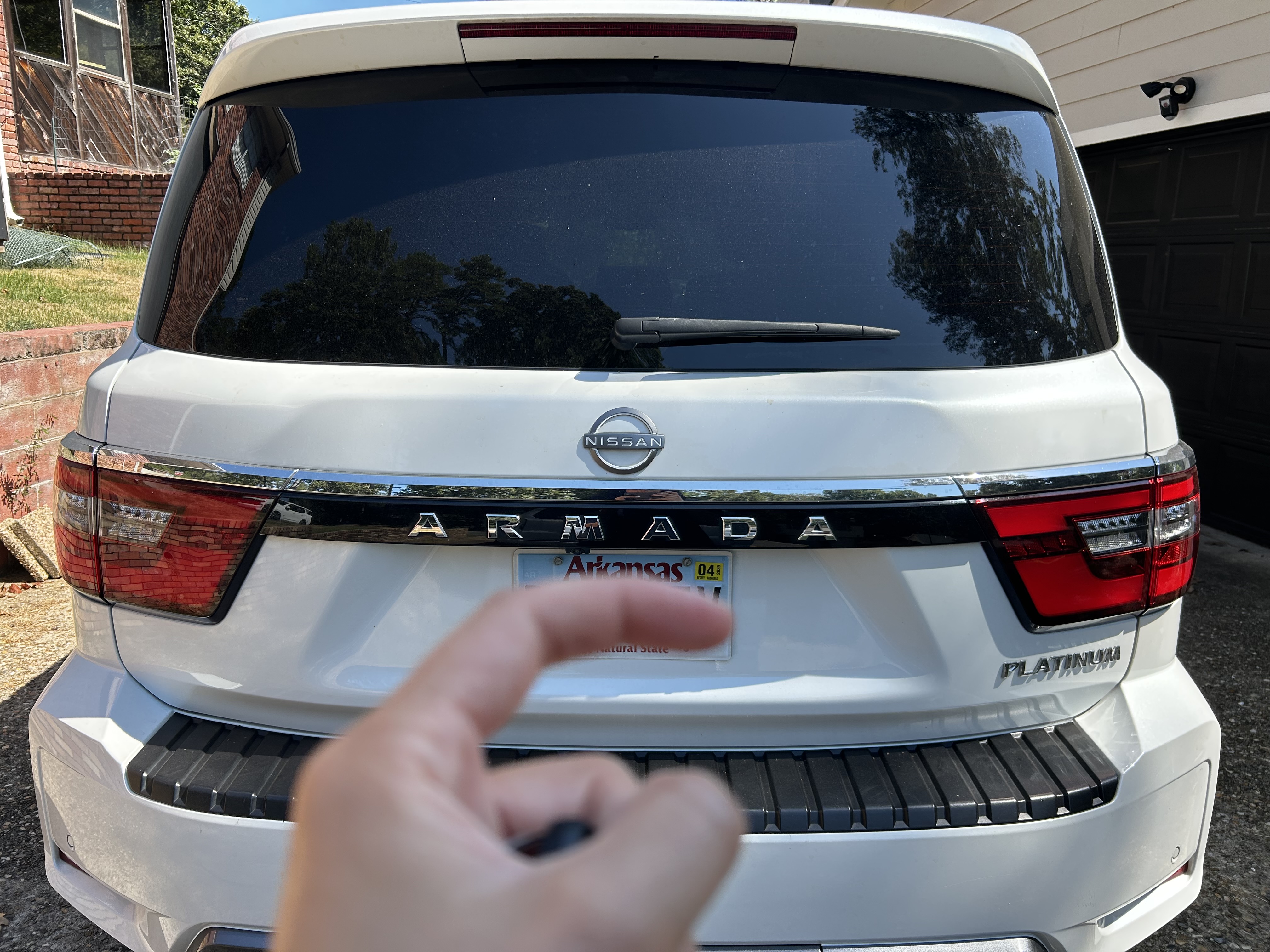Used 2023 Nissan Armada Platinum w/ Captain's Chairs Package RWD image 12