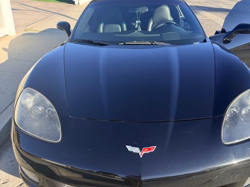 Used 2005 Chevrolet Corvette Convertible w/ Performance Handling Package RWD image 10