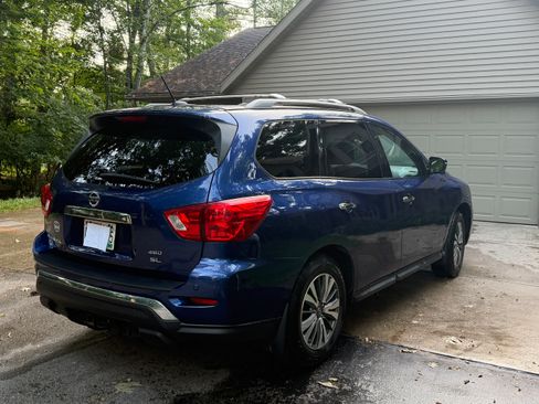 Used 2017 Nissan Pathfinder SL w/ SL Premium Package AWD/4WD image 4