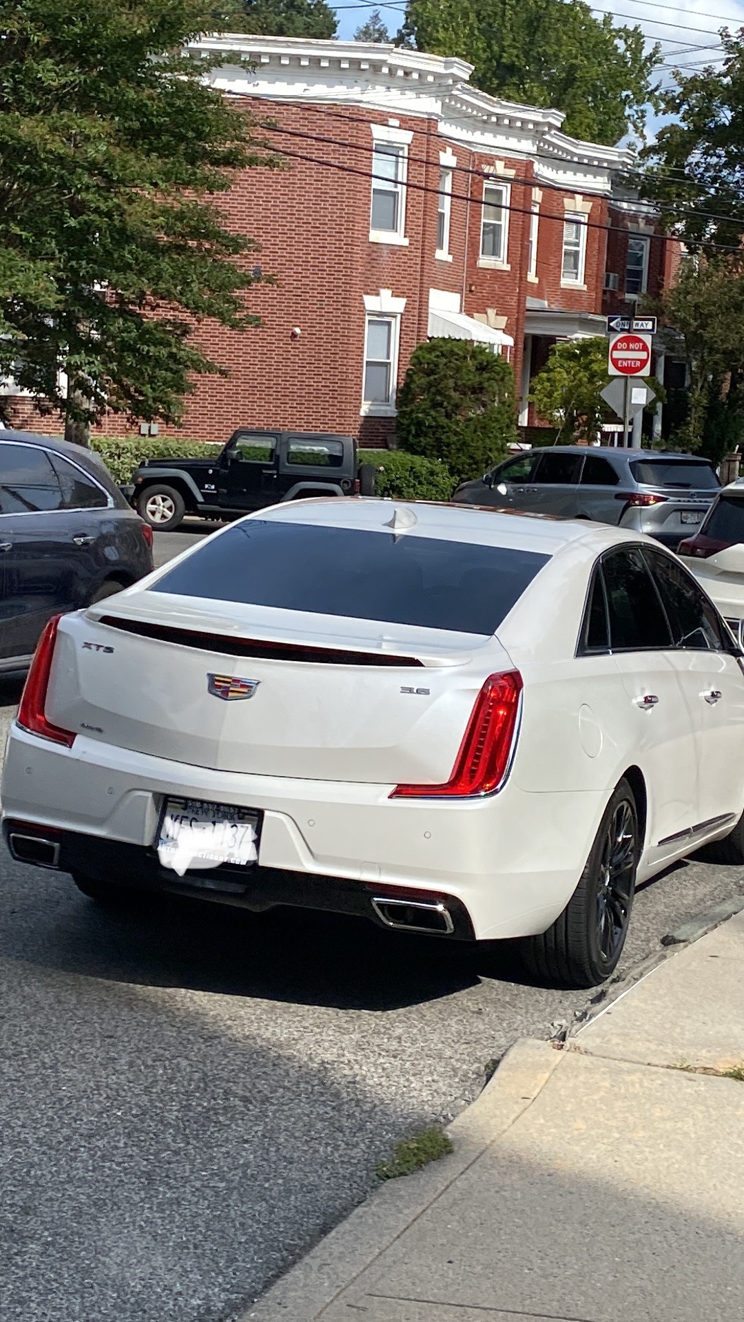 Used 2019 Cadillac XTS Luxury w/ Driver Awareness Package AWD/4WD image 11