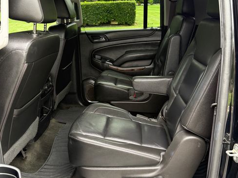 Used 2017 Chevrolet Suburban LT AWD/4WD image 16