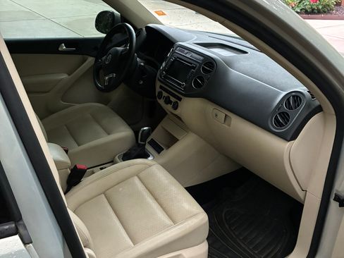 Used 2015 Volkswagen Tiguan SE AWD/4WD image 24