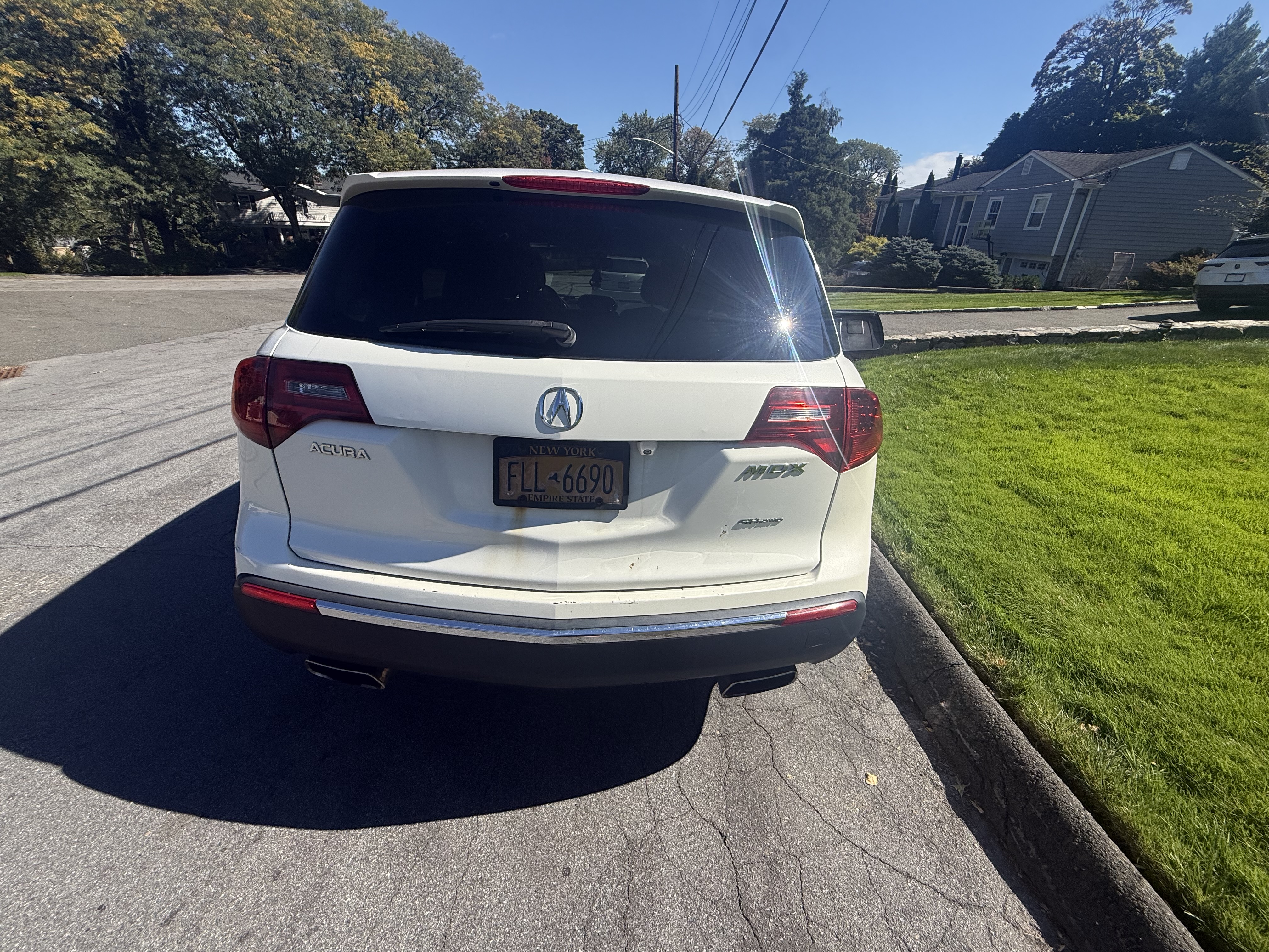 Used 2011 Acura MDX w/ Advance Package AWD/4WD image 16