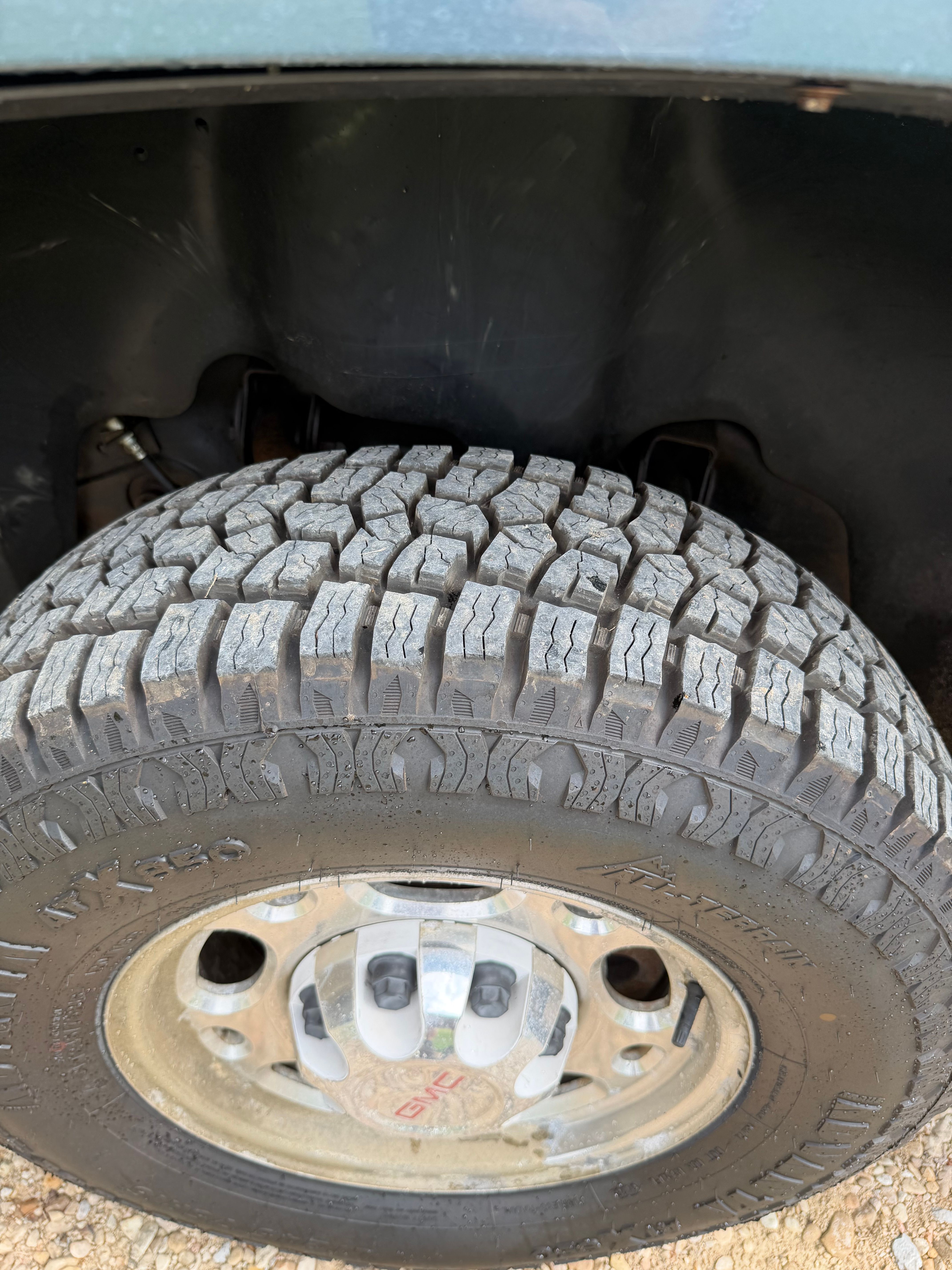 Used 2007 GMC Sierra 2500 SLE w/ Z71 Off-Road Package AWD/4WD image 11