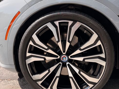 Used 2023 BMW X7 M60i w/ Executive Package AWD/4WD image 29