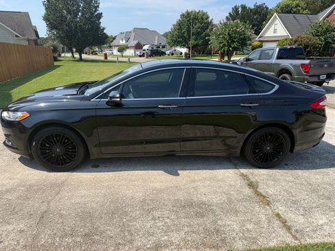 Used 2014 Ford Fusion SE w/ Equipment Group 202A FWD image 1