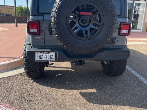 Used 2022 Jeep Wrangler Sport AWD/4WD image 14