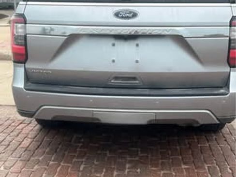 Used 2020 Ford Expedition Limited image 4
