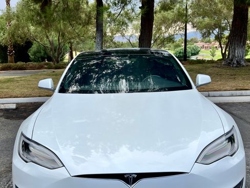 Used 2016 Tesla Model S 60D image 2