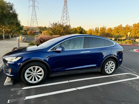Used 2019 Tesla Model X Long Range image 5