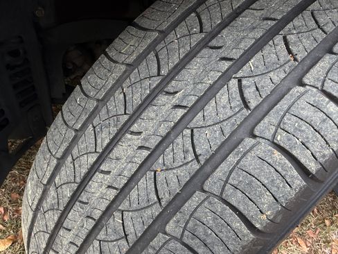 Used 2017 Toyota Highlander XLE image 16