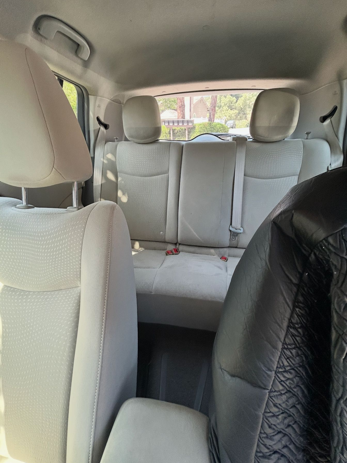 Used 2011 Nissan Leaf SV FWD image 9