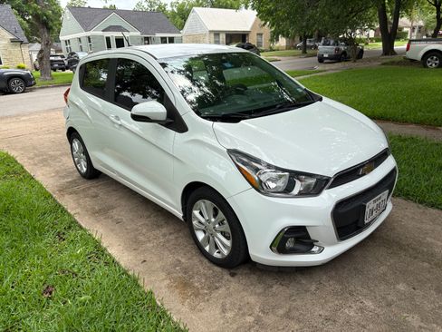 Used 2018 Chevrolet Spark LT FWD image 1
