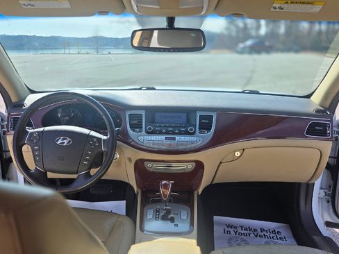 Used 2014 Hyundai Genesis 3.8 image 14