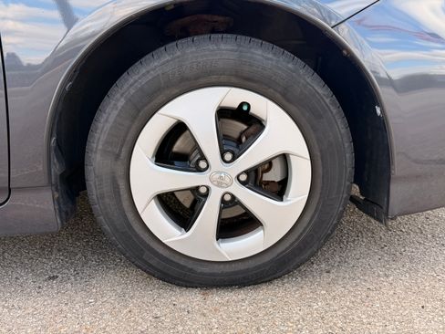 Used 2013 Toyota Prius Three image 12