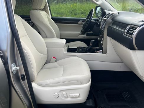 Used 2021 Lexus GX 460 Premium w/ Premium Package AWD/4WD image 8
