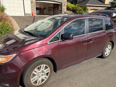 Used 2013 Honda Odyssey LX image 2