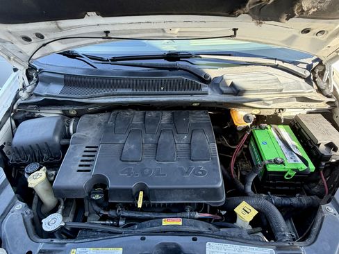 Used 2010 Dodge Grand Caravan SXT image 21