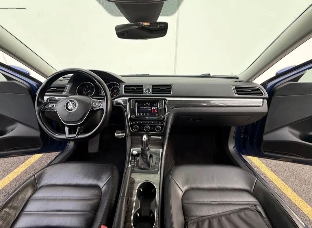 Used 2016 Volkswagen Passat 3.6 SEL Premium FWD image 8
