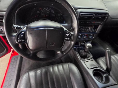 Used 2002 Chevrolet Camaro Z28 w/ SS Performance/Appearance Pkg RWD image 19