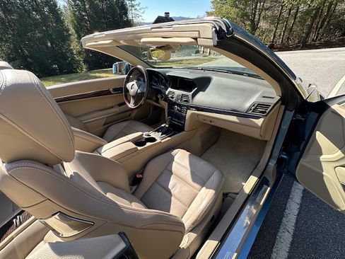 Used 2011 Mercedes-Benz E 350 Cabriolet image 17