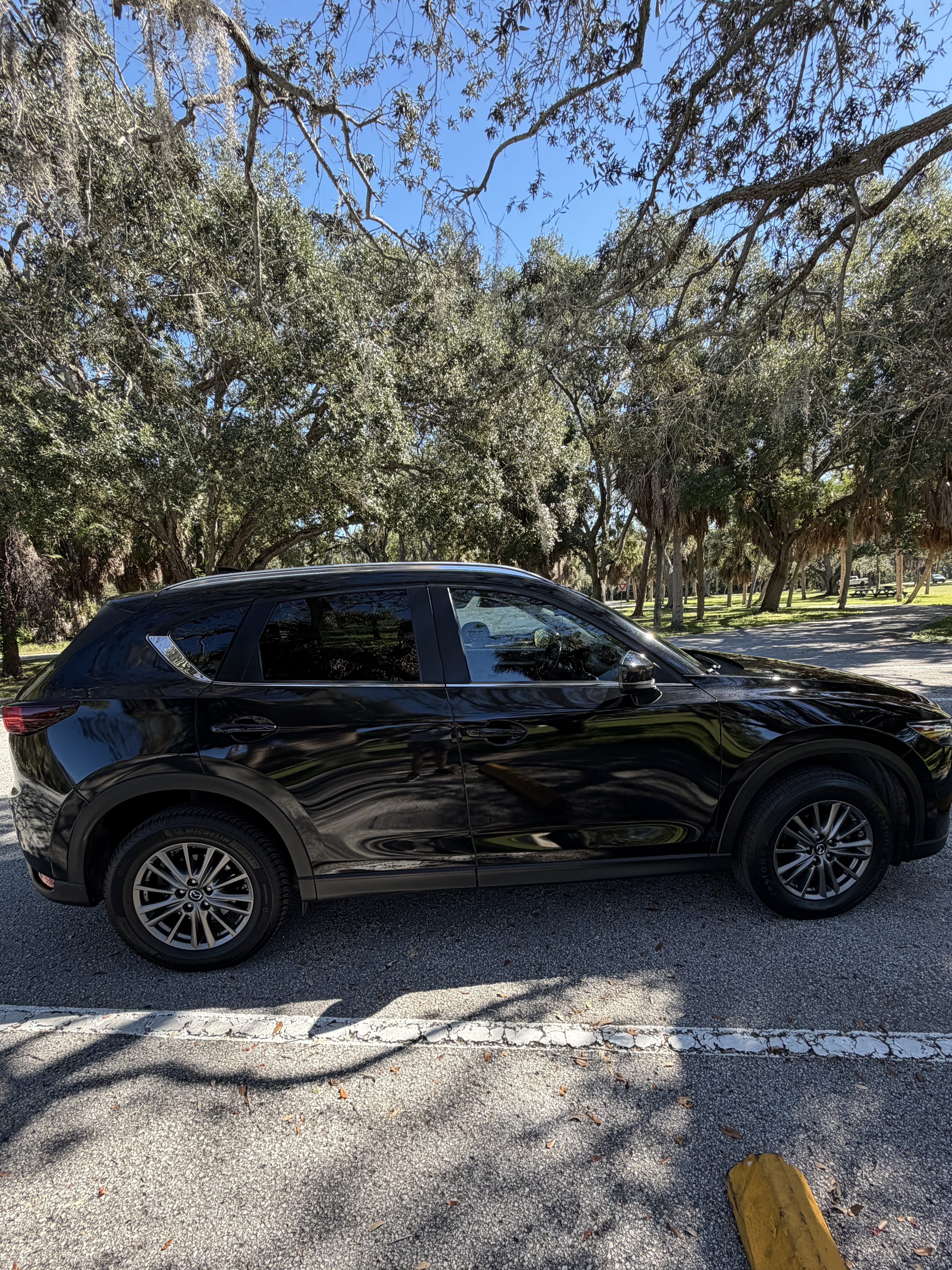 Used 2017 MAZDA CX-5 Touring w/ Preferred Equipment Package AWD/4WD image 9