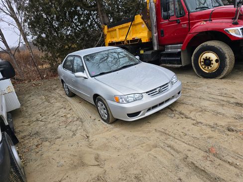 Used 2001 Toyota Corolla LE image 11