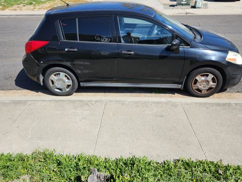Used 2009 Nissan Versa 1.8 S w/ PWR Pkg image 2