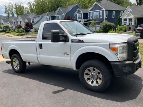 Used 2011 Ford F250 XL AWD/4WD image 4