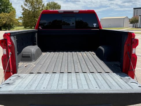 Used 2019 Chevrolet Silverado 1500 LT w/ Texas Edition AWD/4WD image 17