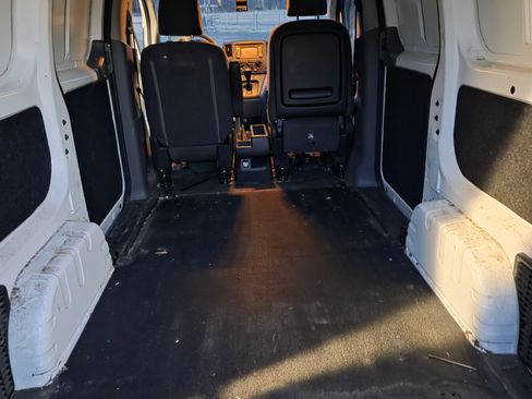 Used 2019 Nissan NV200 SV w/ Navigation Package image 4