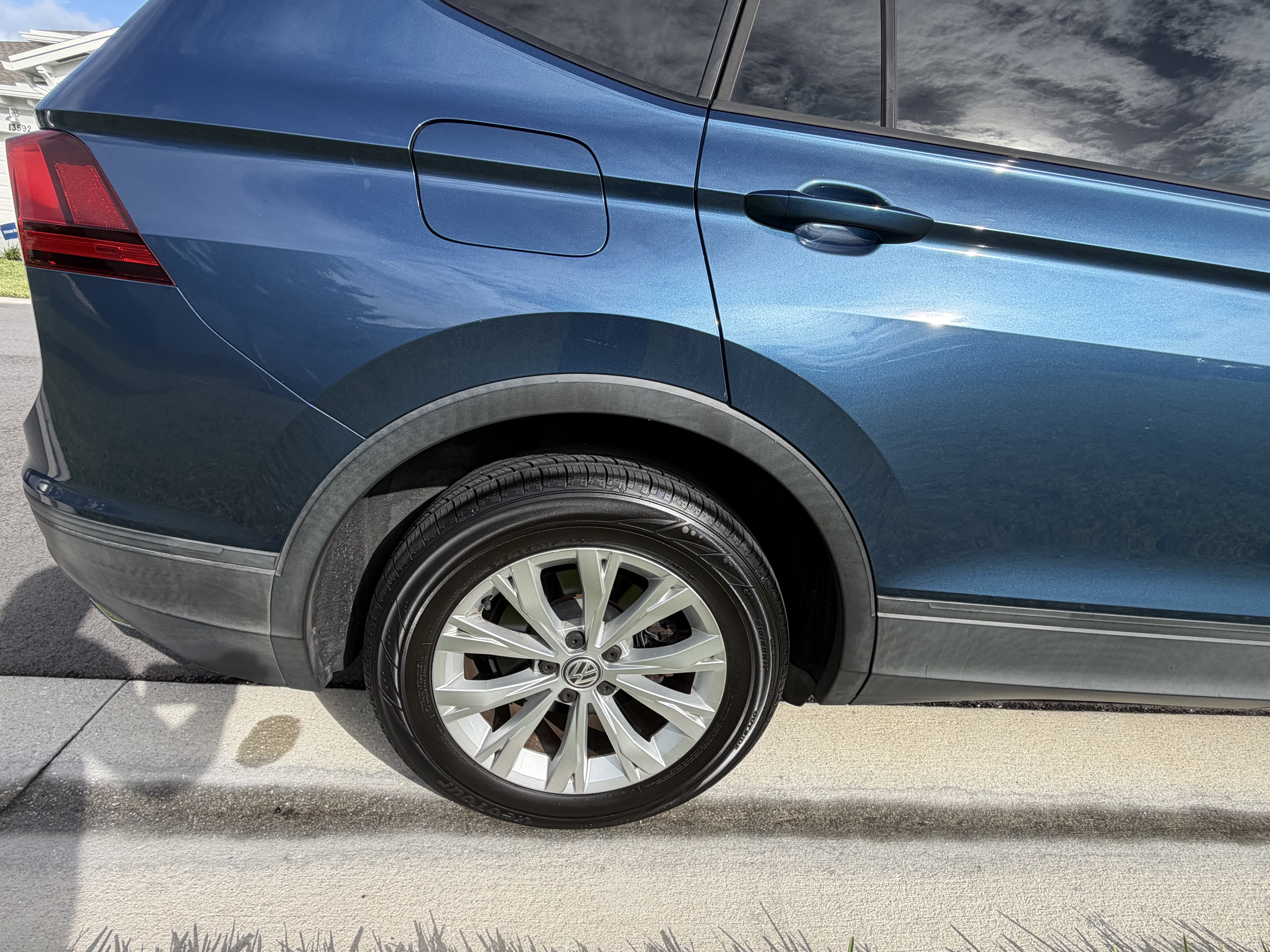Used 2018 Volkswagen Tiguan S FWD image 25