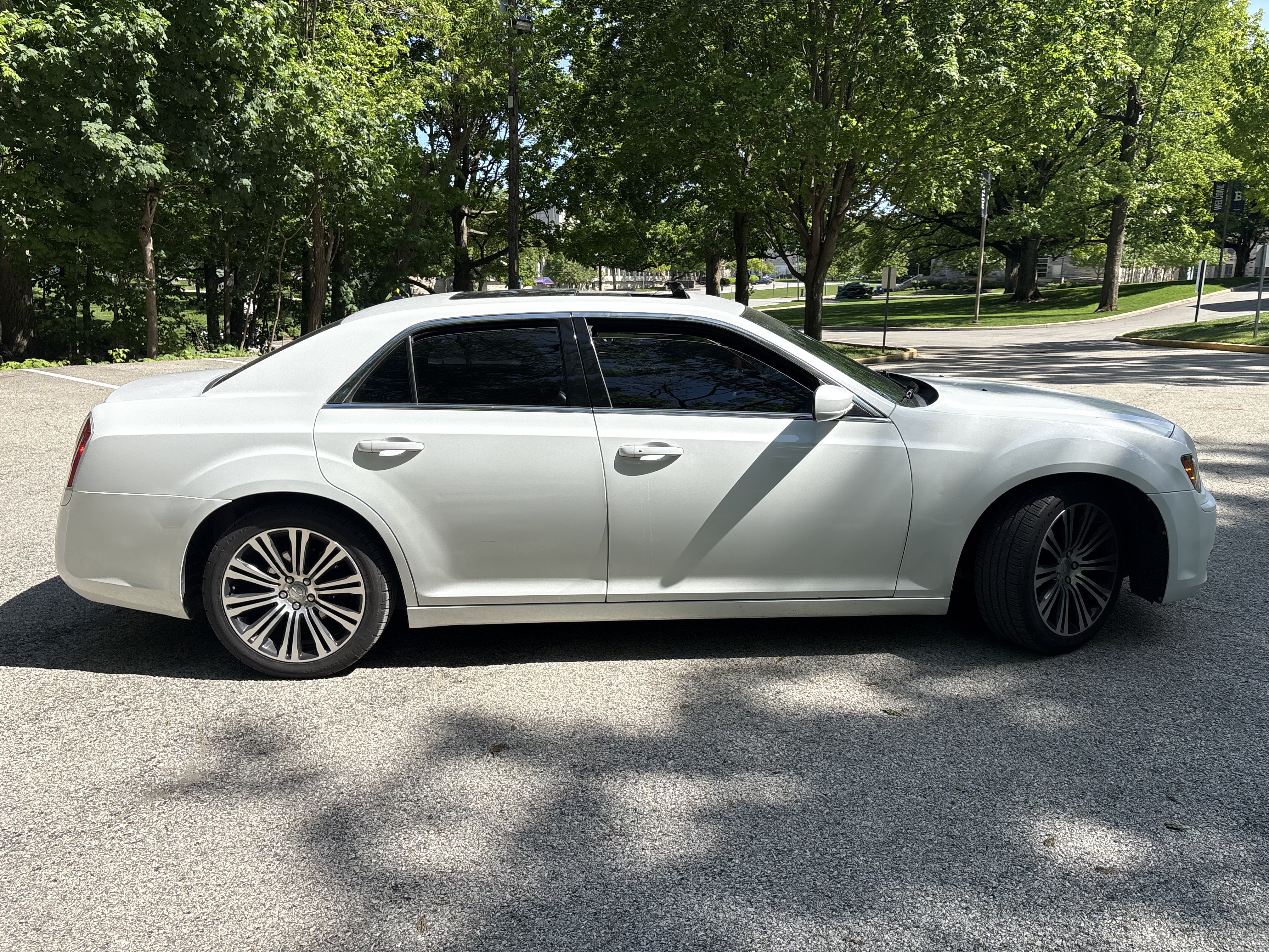 Used 2014 Chrysler 300 S RWD image 5