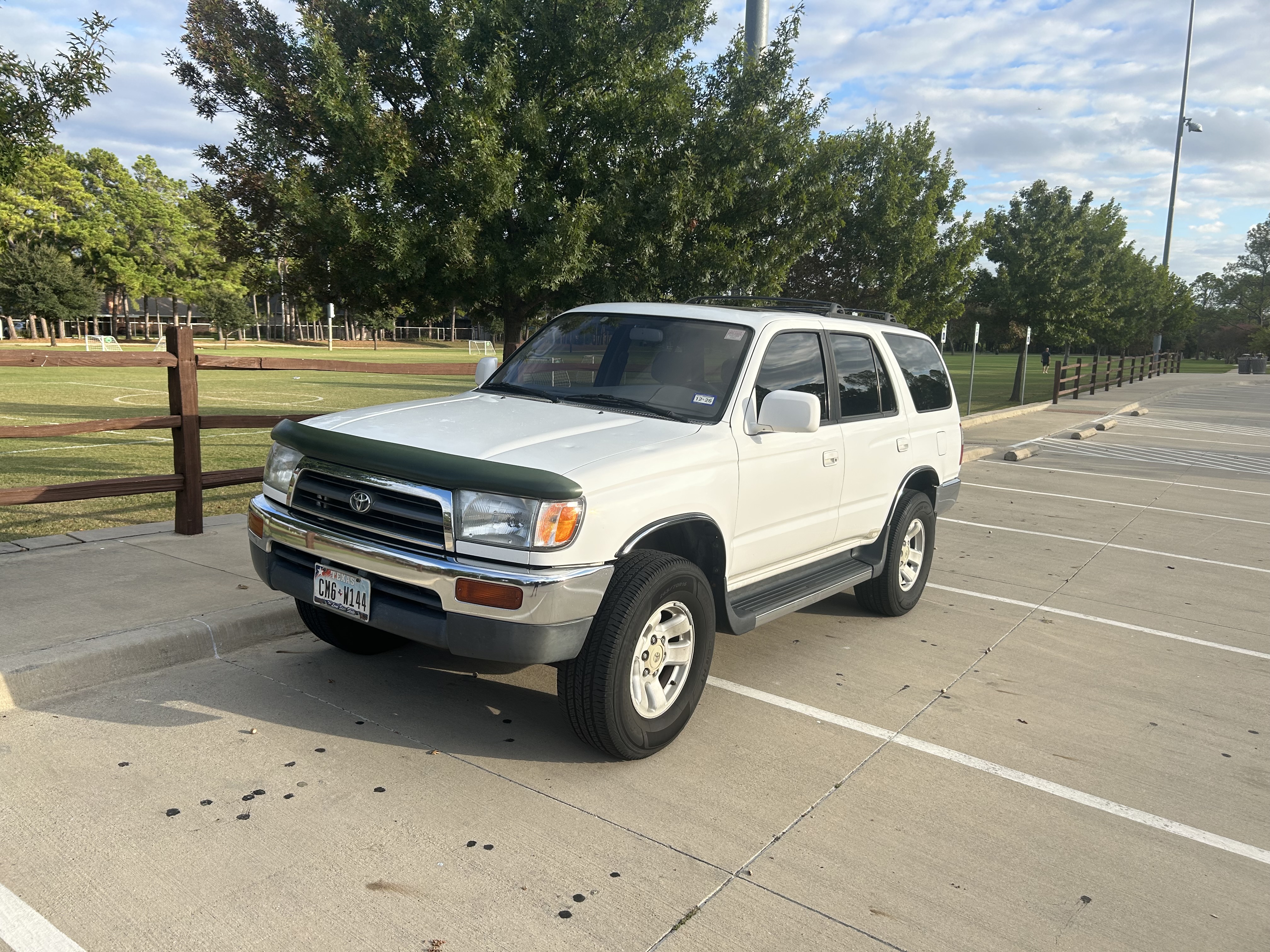 Used 1998 Toyota 4Runner SR5 AWD/4WD image 1