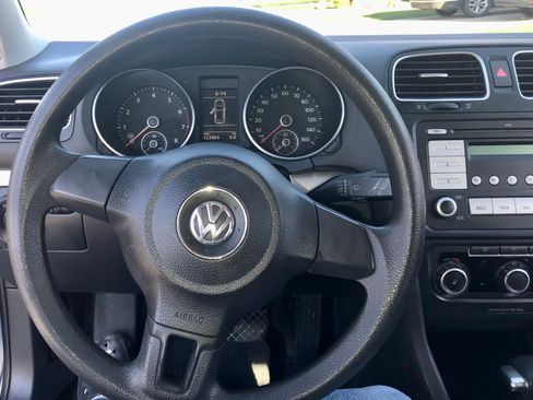 Used 2010 Volkswagen Golf 2-Door image 11