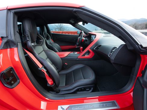 Used 2016 Chevrolet Corvette Z06 w/ 3LZ Preferred Equipment Group image 24