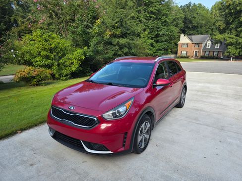 Used 2018 Kia Niro LX FWD image 1